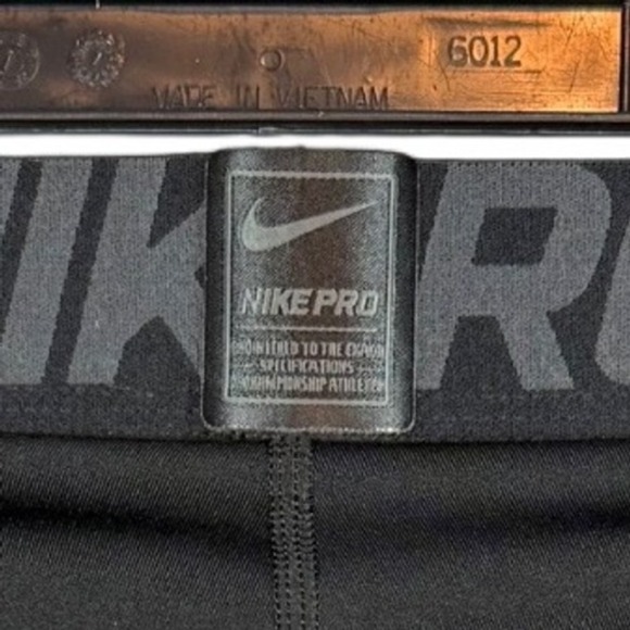 NIKE Pro Men's Dri-FIT 3/4-Length Fitness Tightss, Gray and Black, Size Medium - Picture 5 of 15
